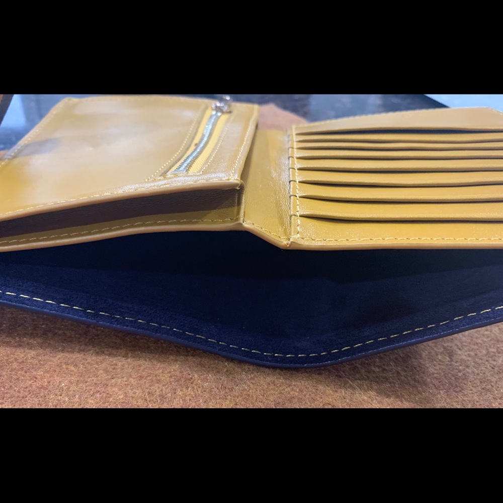 Bifold wallet - Picture 5 of 8